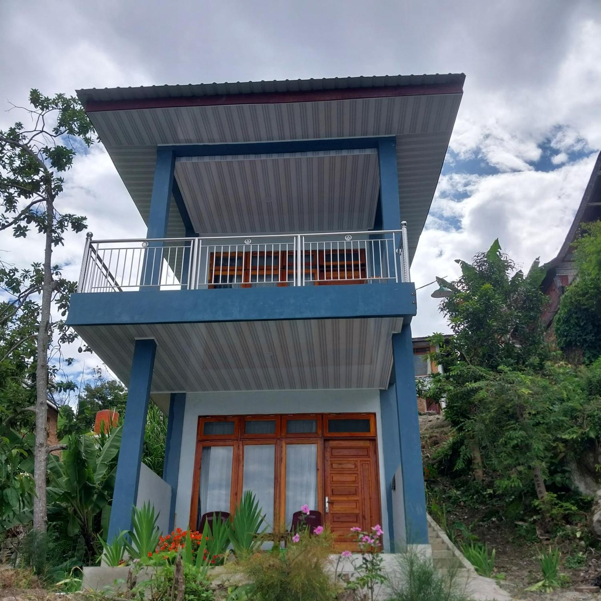 Maruba Inn Tuk Tuk Exterior photo